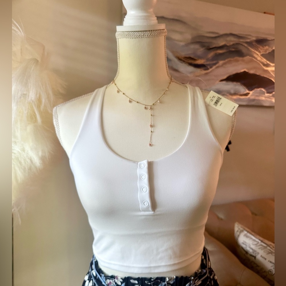 NWT Aerie Offline Tank with Built In Bra